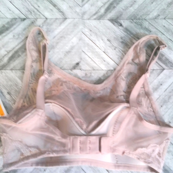 Calvin Klein lightly lined Beige/Tan Bralette...Size Small - Picture 4 of 6